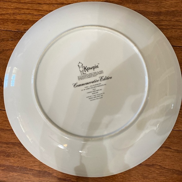 Vintage 1973 Kewpie Commemorative Christmas Plate”Let Joy be Everywhere You Are” - Picture 3 of 6